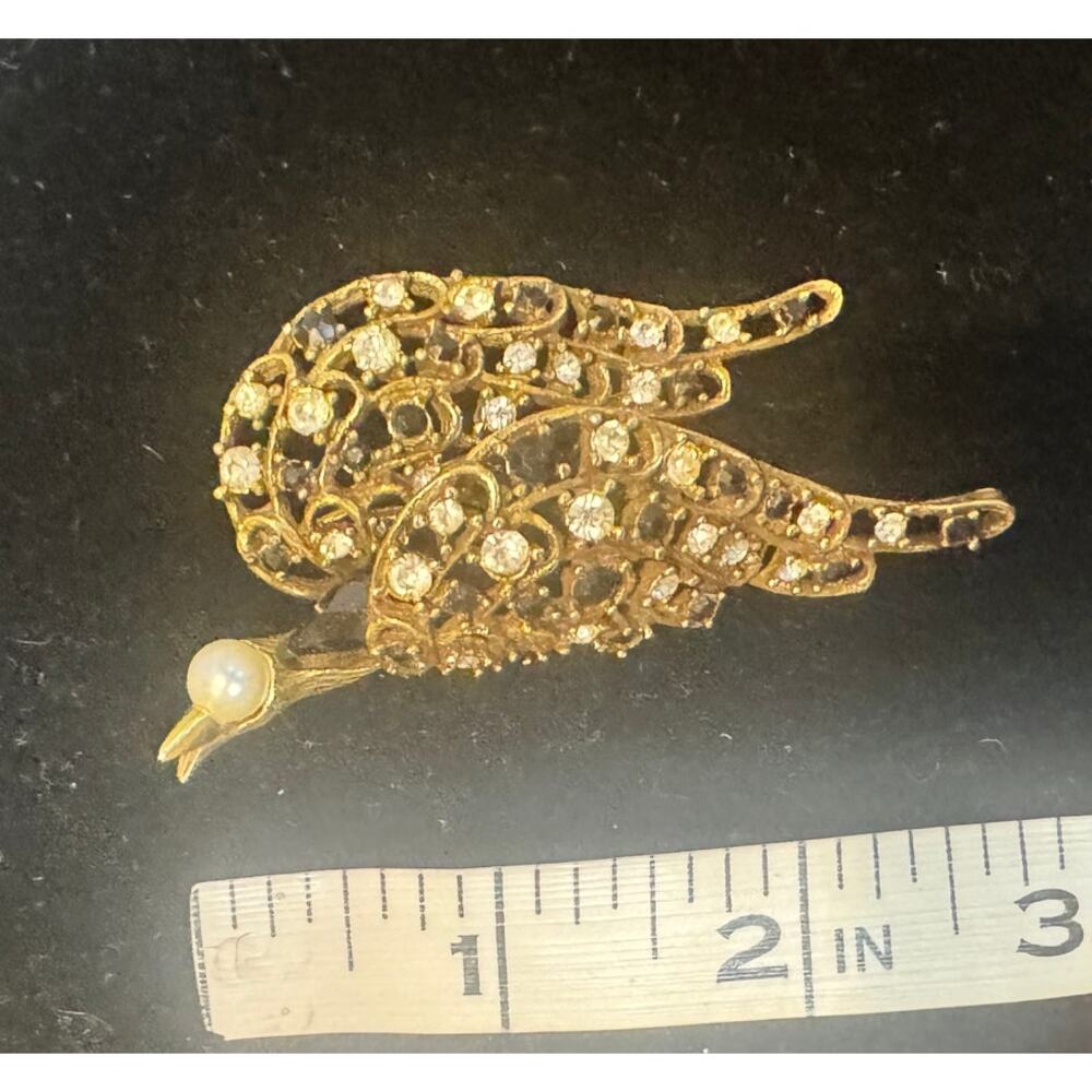 Vintage signed Jeanne bird brooch, black & silver stones, faux‎ pearl gold toned
